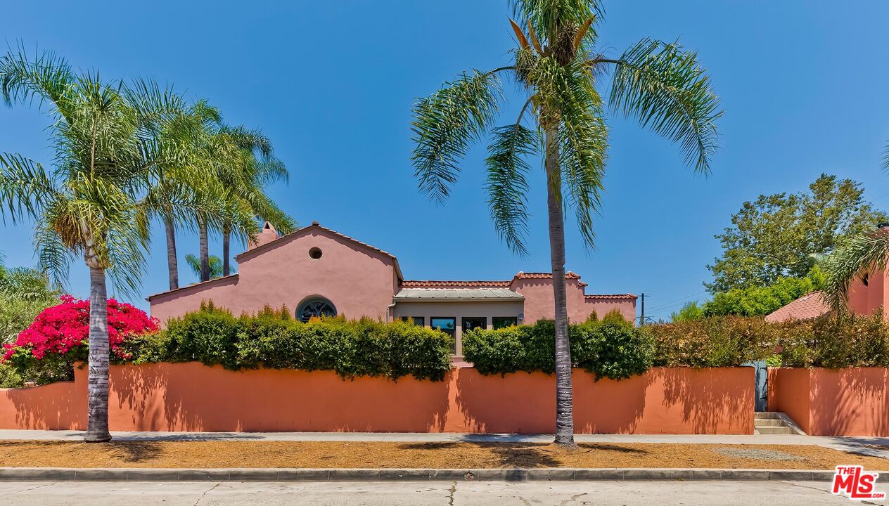 100 N Arden Blvd