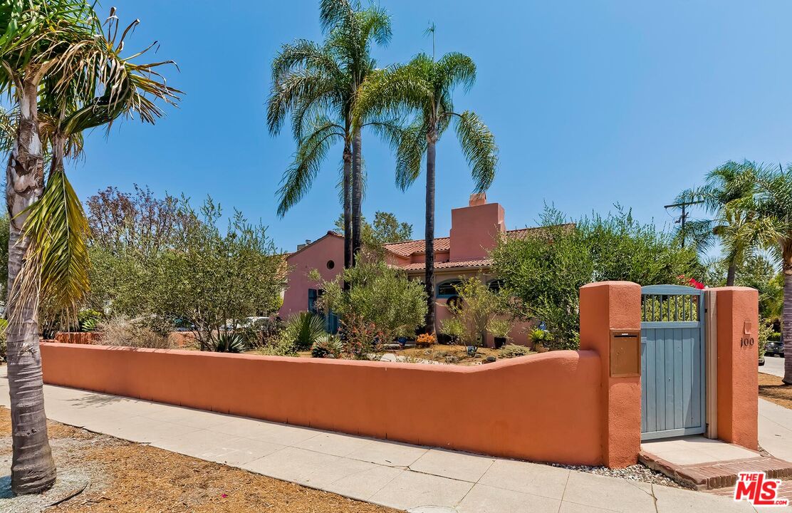 100 N Arden Blvd