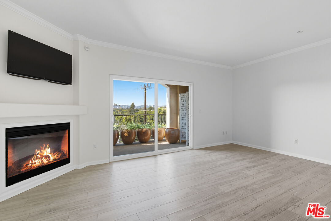 3401 S Bentley Ave Unit: 306