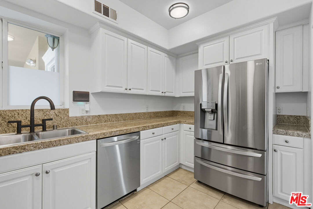 3401 S Bentley Ave Unit: 306