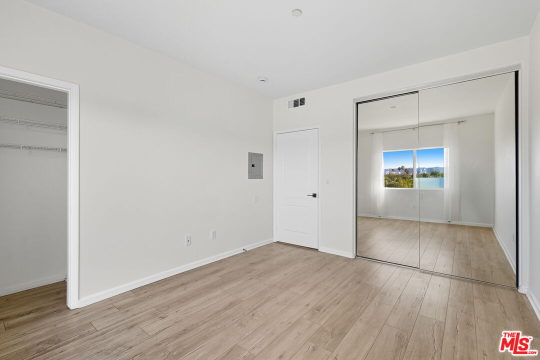 3401 S Bentley Ave Unit: 306