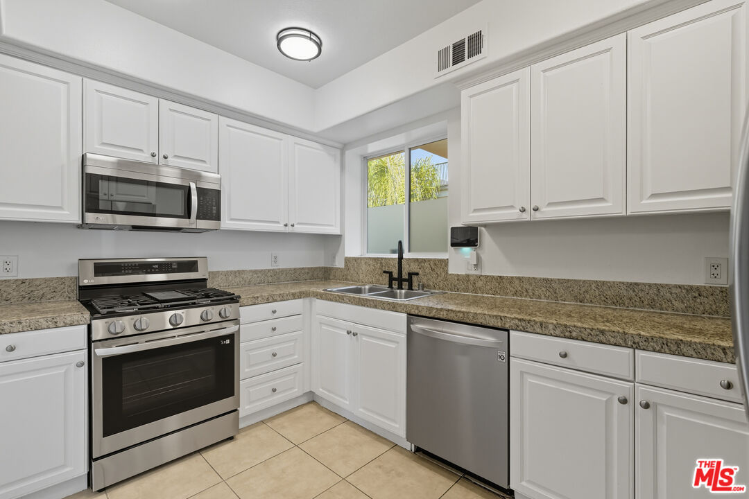 3401 S Bentley Ave Unit: 306