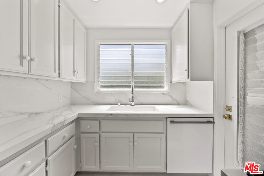 148 S Camden Dr Unit: F
