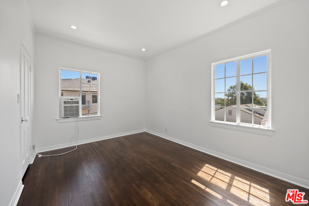148 S Camden Dr Unit: F