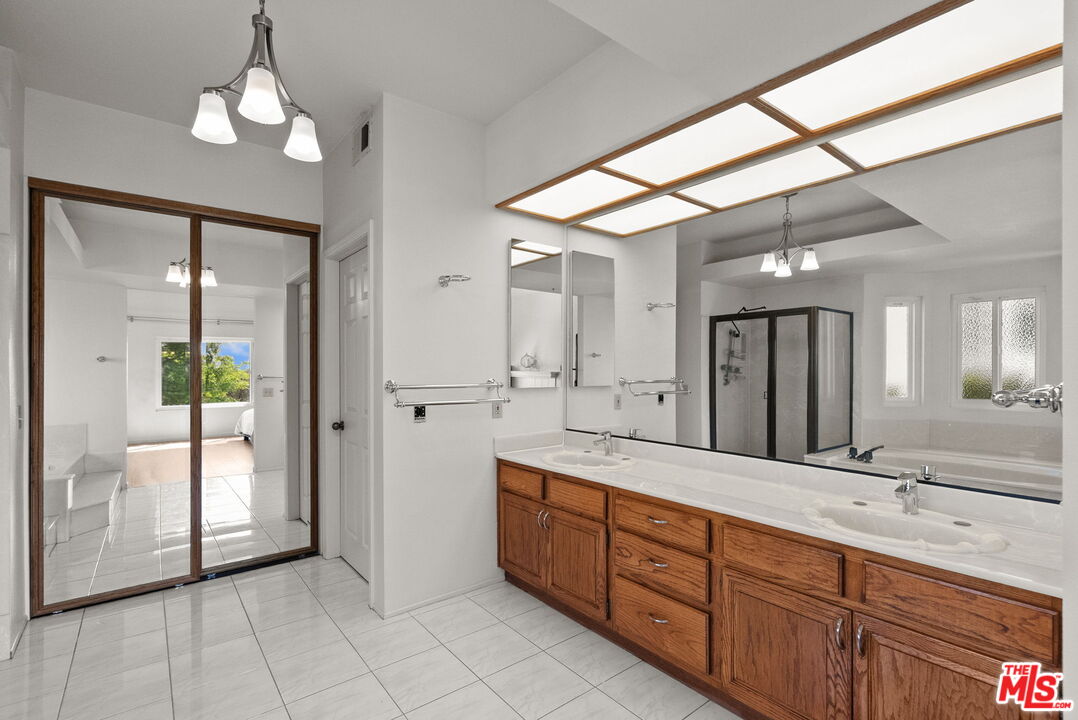 17672 Bryan Pl