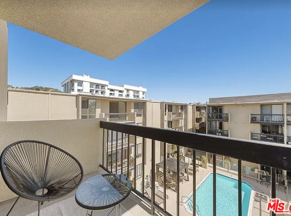 7320 Hawthorn Ave Unit: 401
