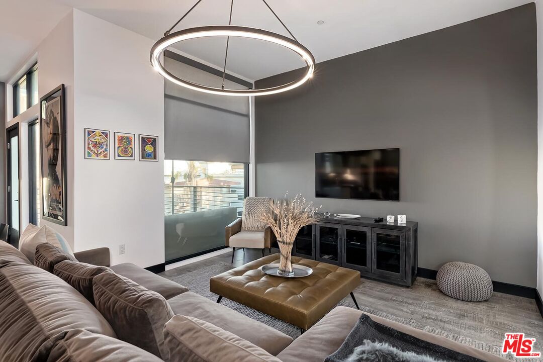 1223 Larrabee St Unit: 1