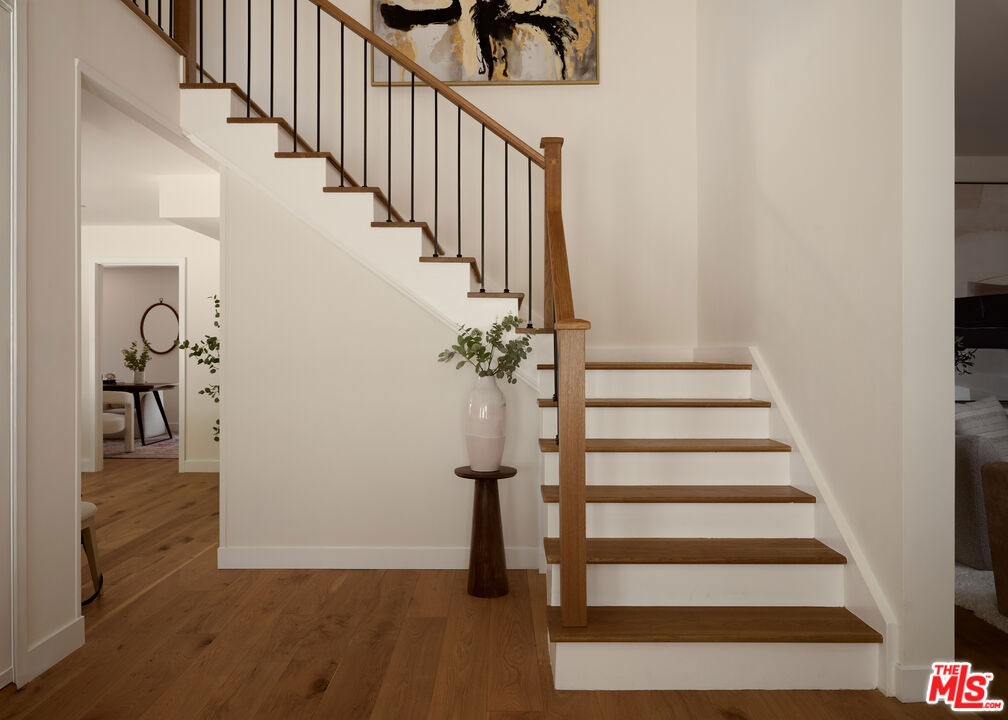 5271 Woodlake Avenue