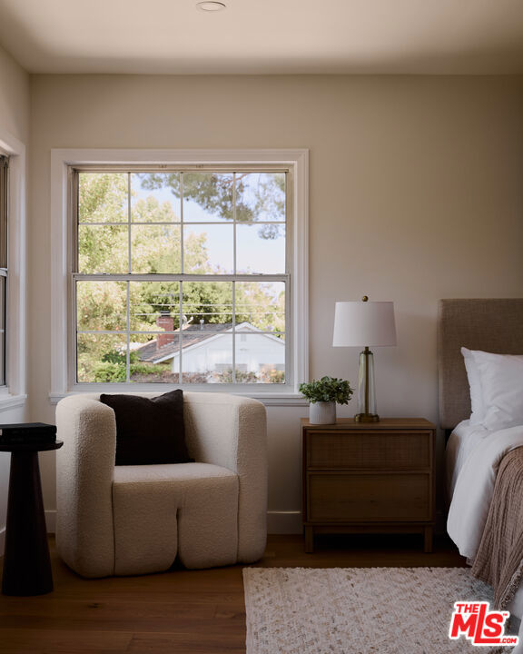 5271 Woodlake Avenue