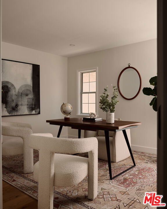 5271 Woodlake Avenue