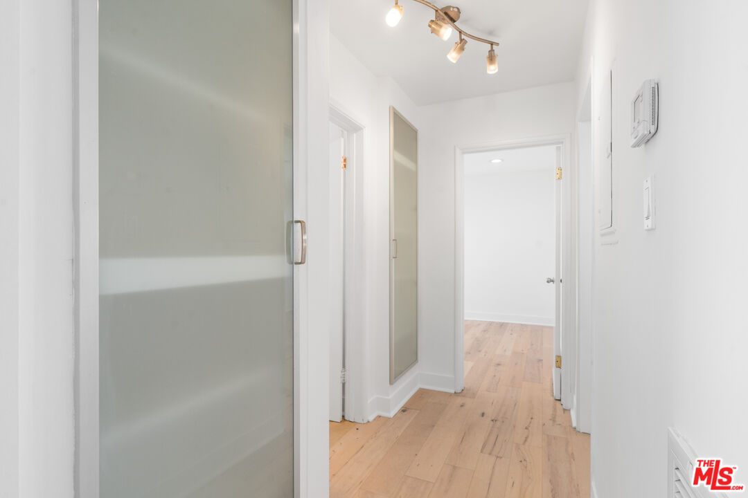 11 20th Ave