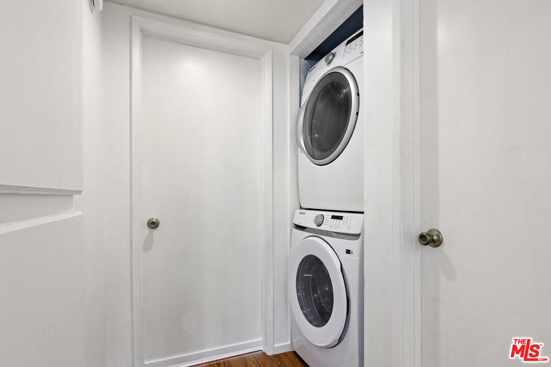 1214 Huntington Dr Unit: I