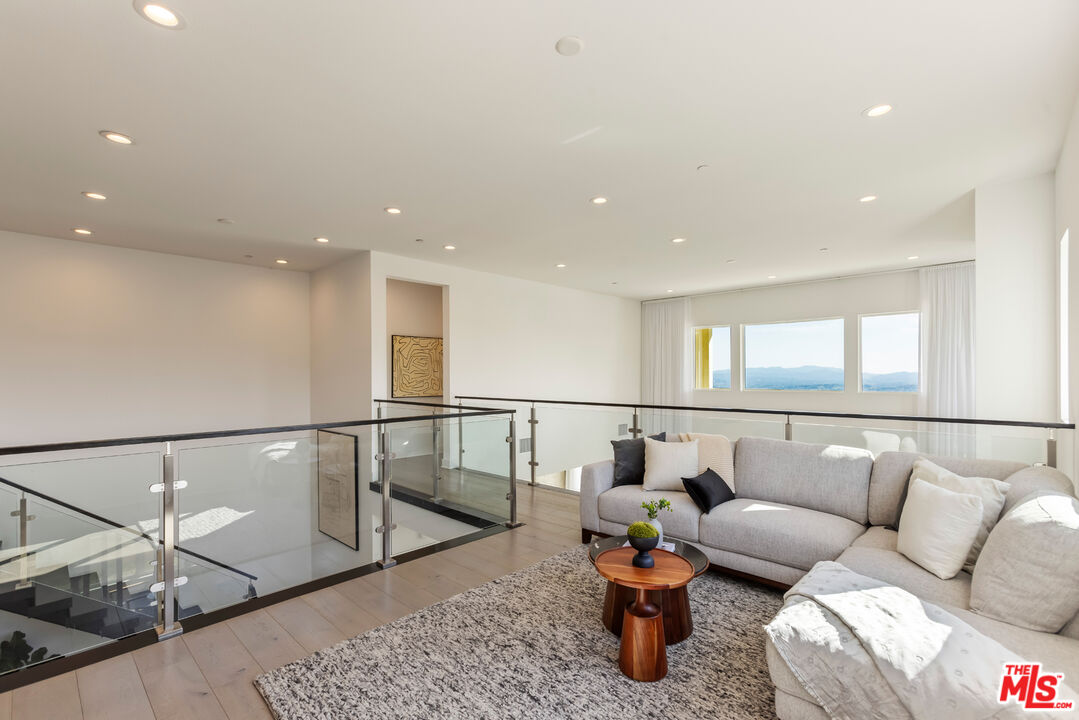 20668 W Hummingbird Ct