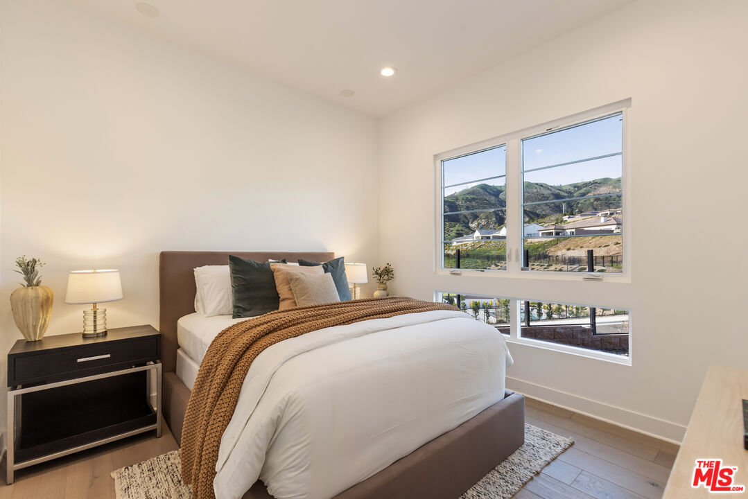 20668 W Hummingbird Ct