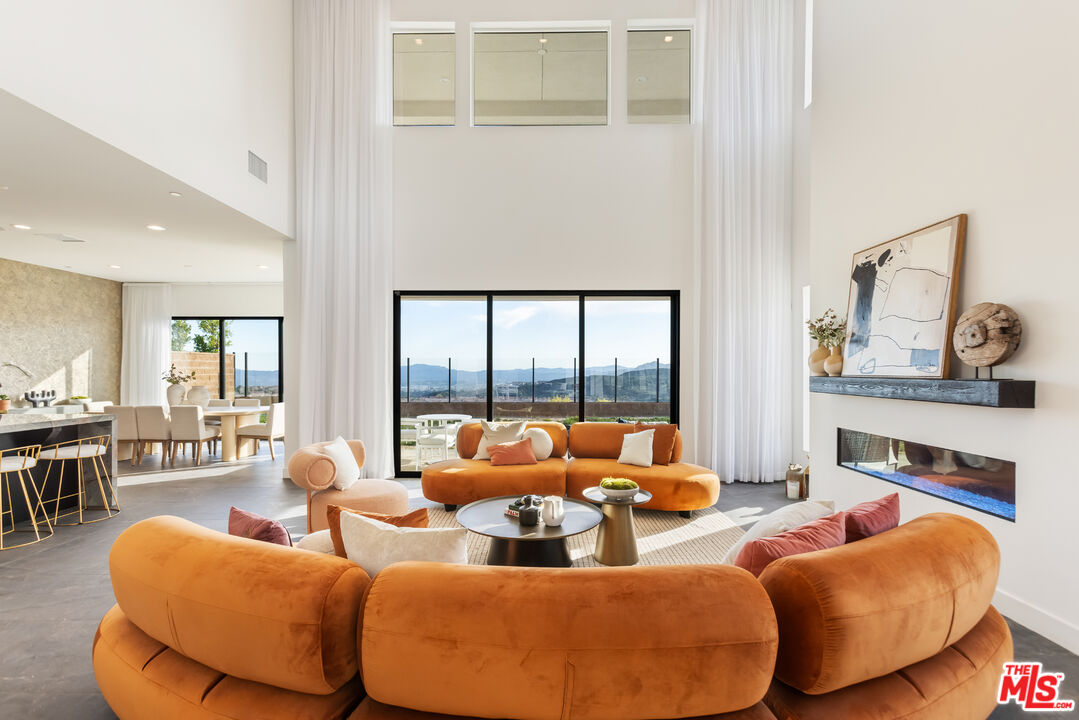 20668 W Hummingbird Ct