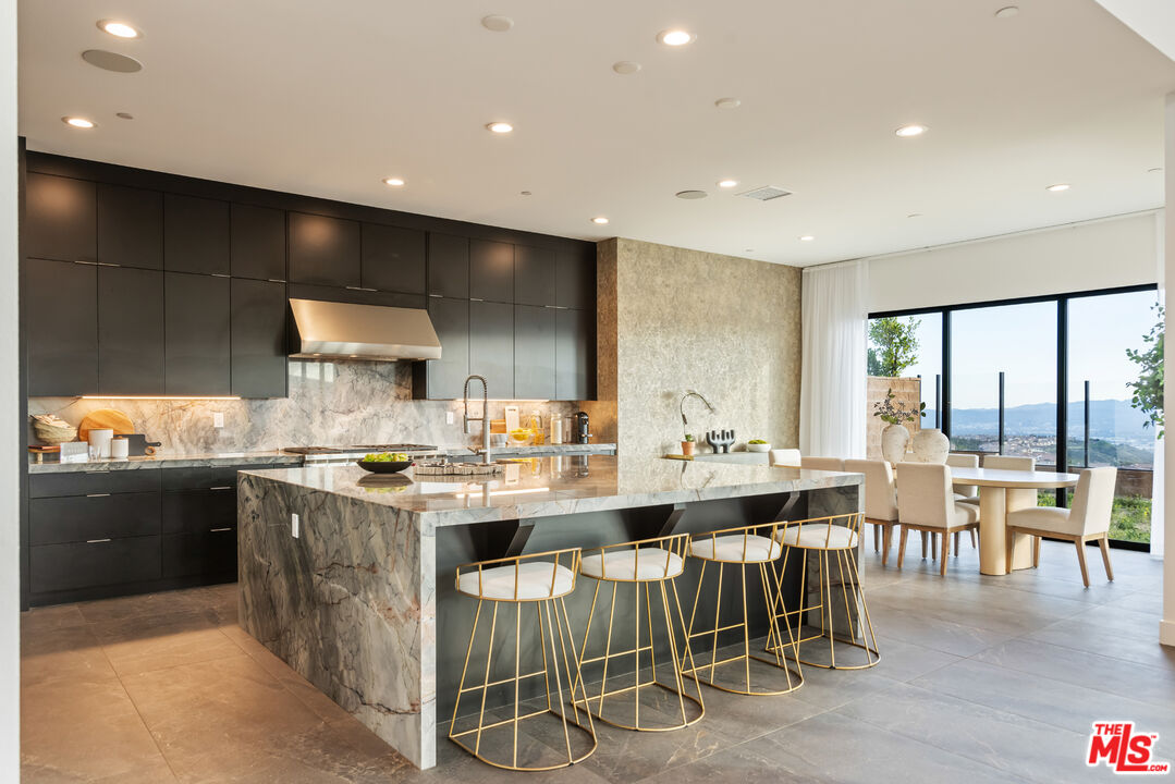 20668 W Hummingbird Ct