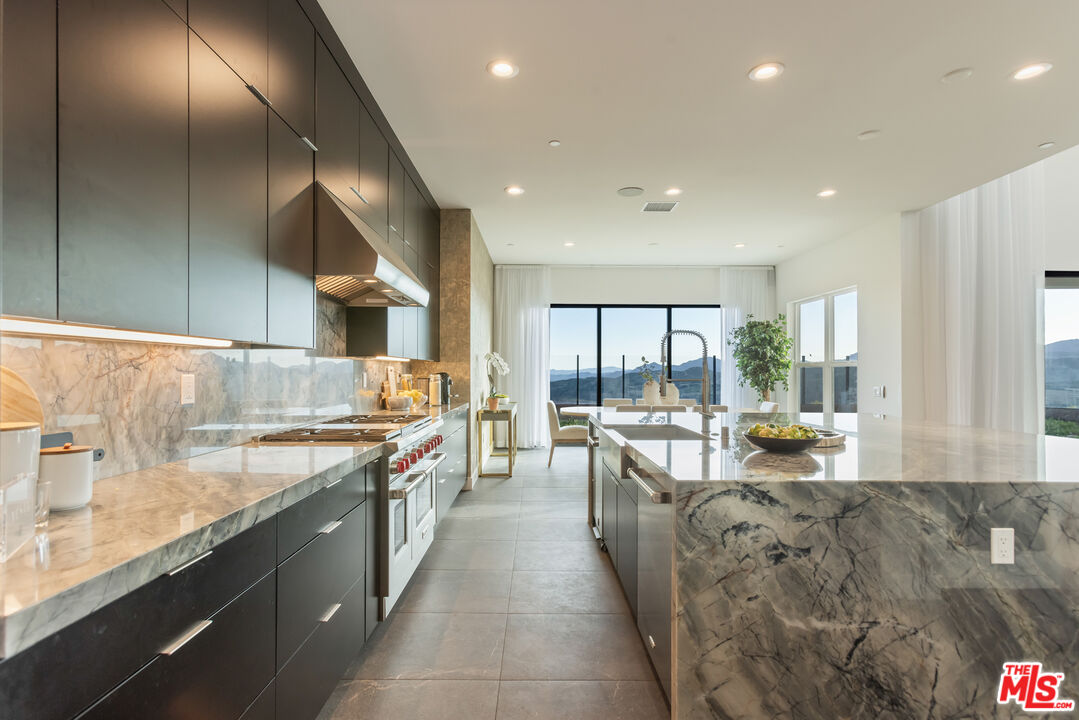 20668 W Hummingbird Ct