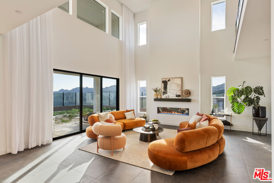 20668 W Hummingbird Ct