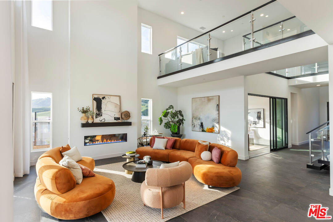 20668 W Hummingbird Ct