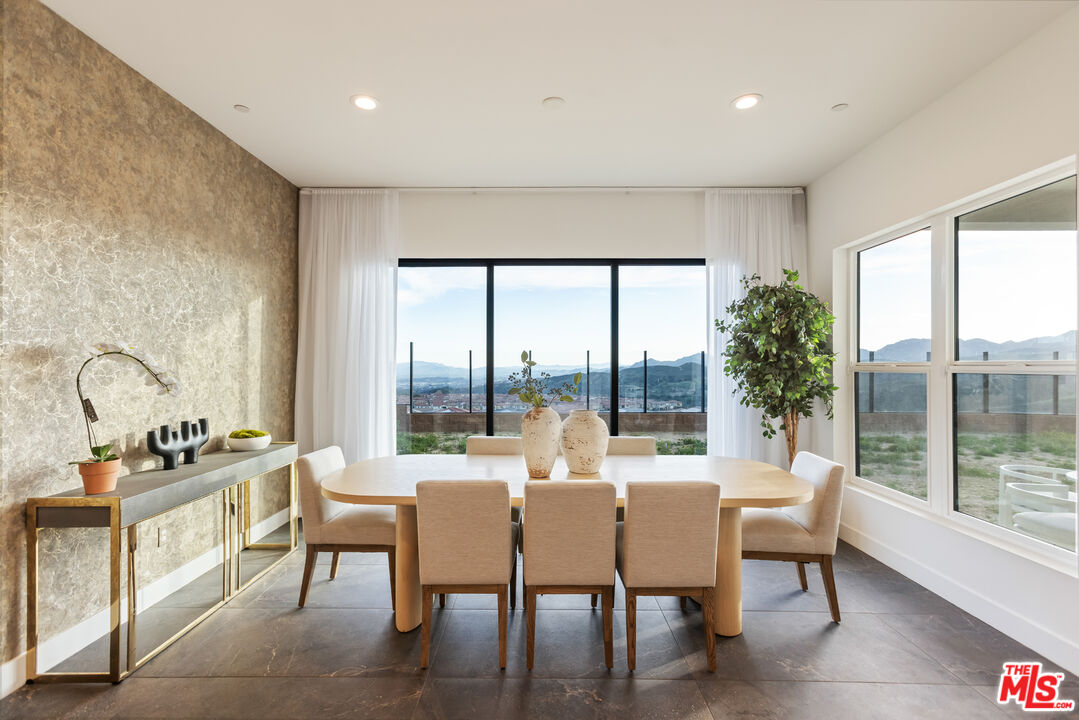 20668 W Hummingbird Ct