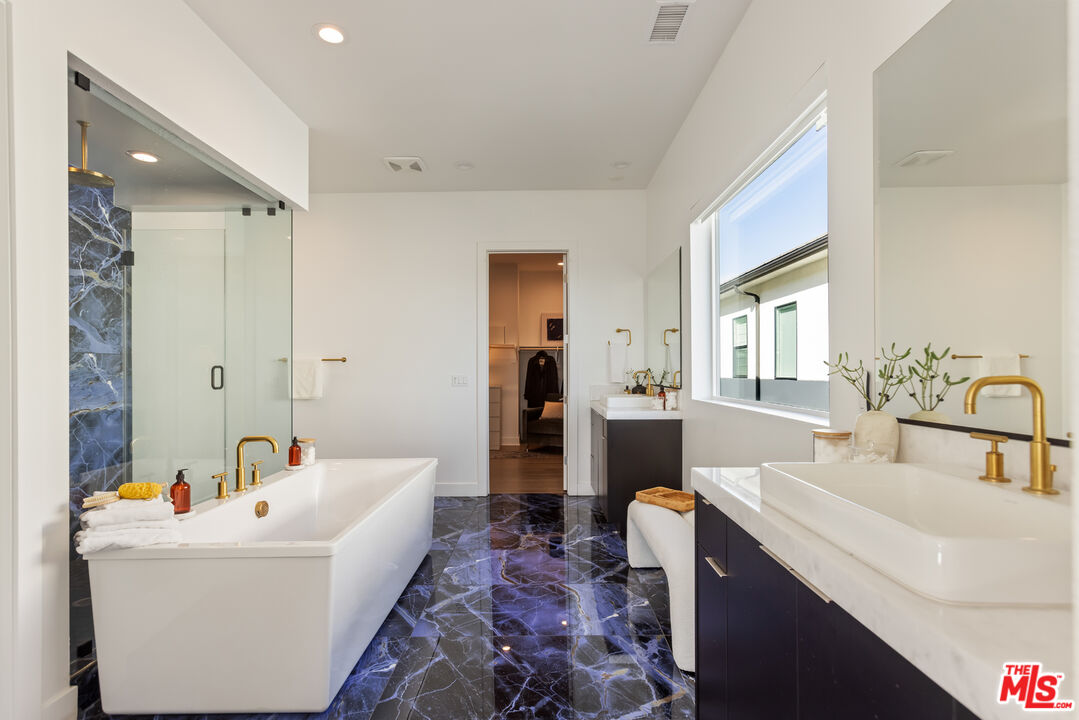 20668 W Hummingbird Ct