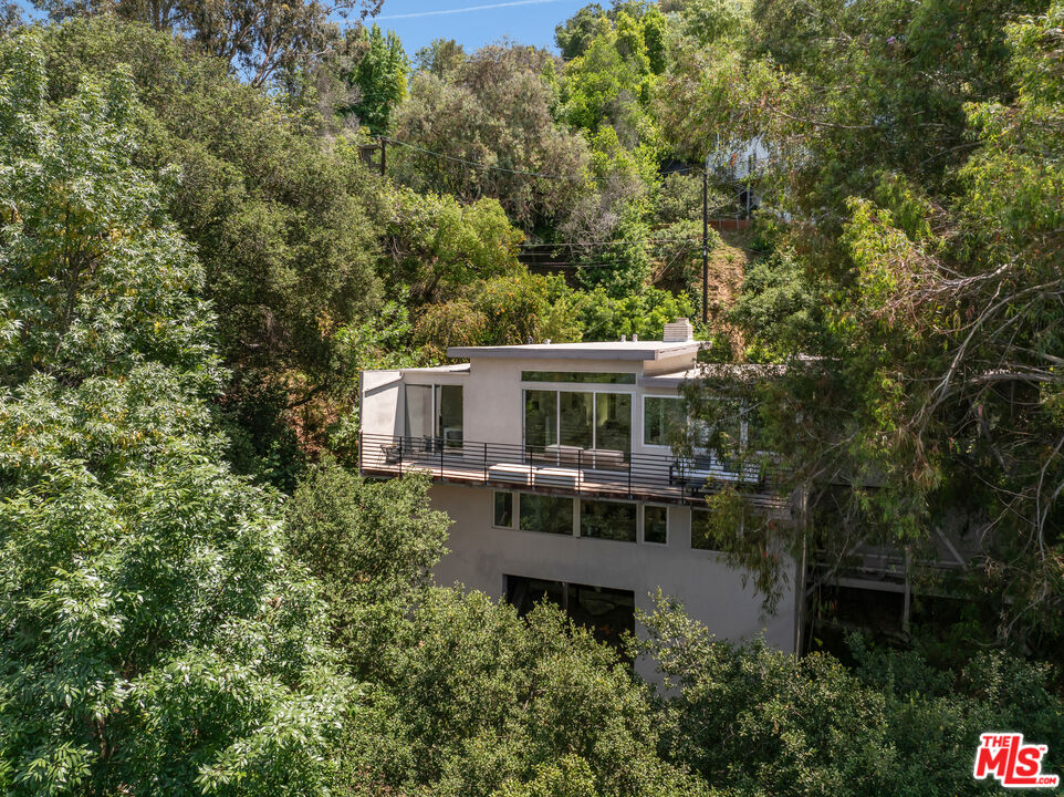 3564 Multiview Dr
