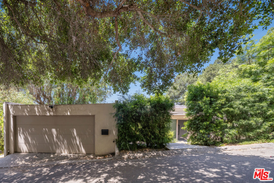 3564 Multiview Dr