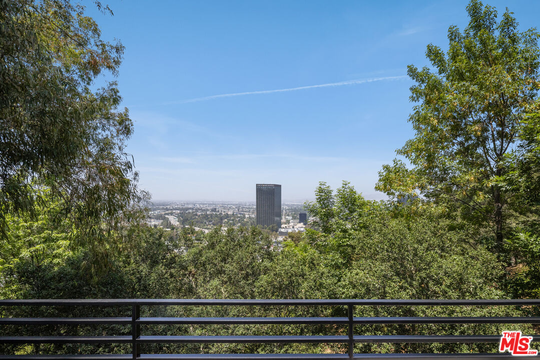 3564 Multiview Dr