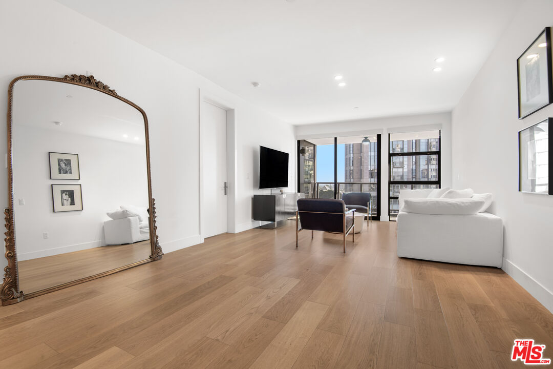 10777 Wilshire Blvd Unit: 504