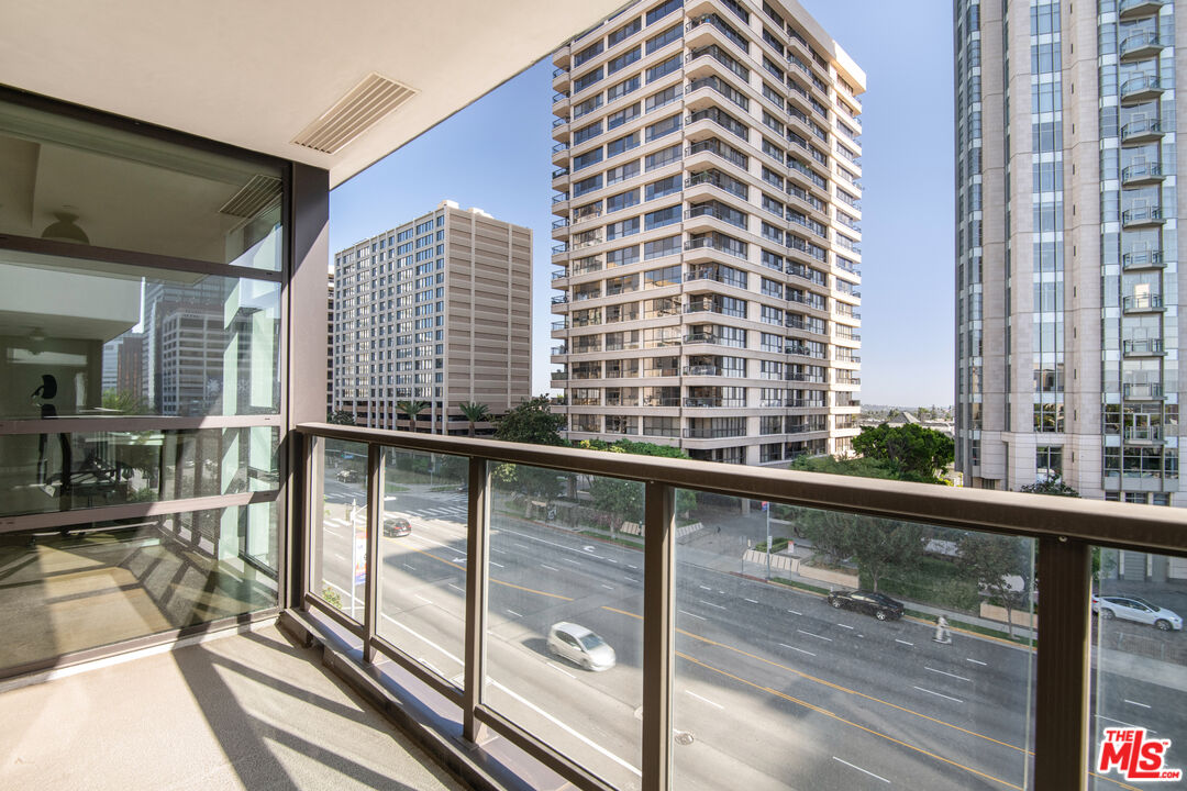 10777 Wilshire Blvd Unit: 504