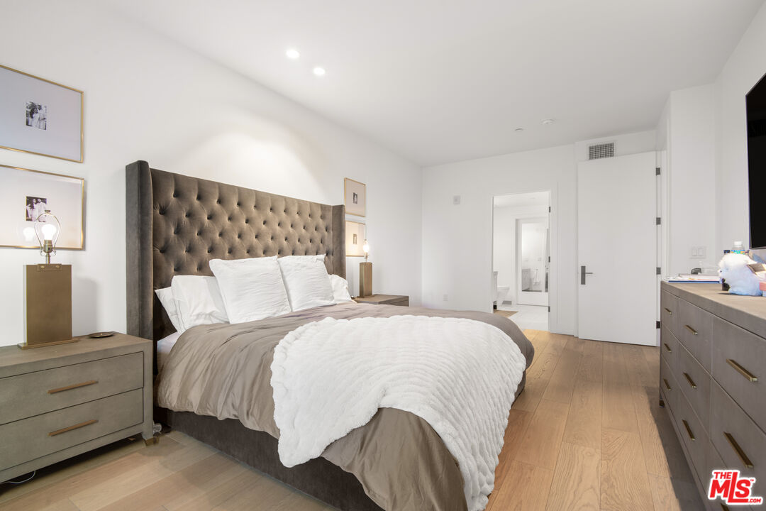 10777 Wilshire Blvd Unit: 504