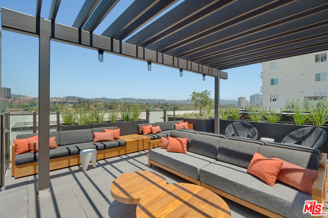 10777 Wilshire Blvd Unit: 504