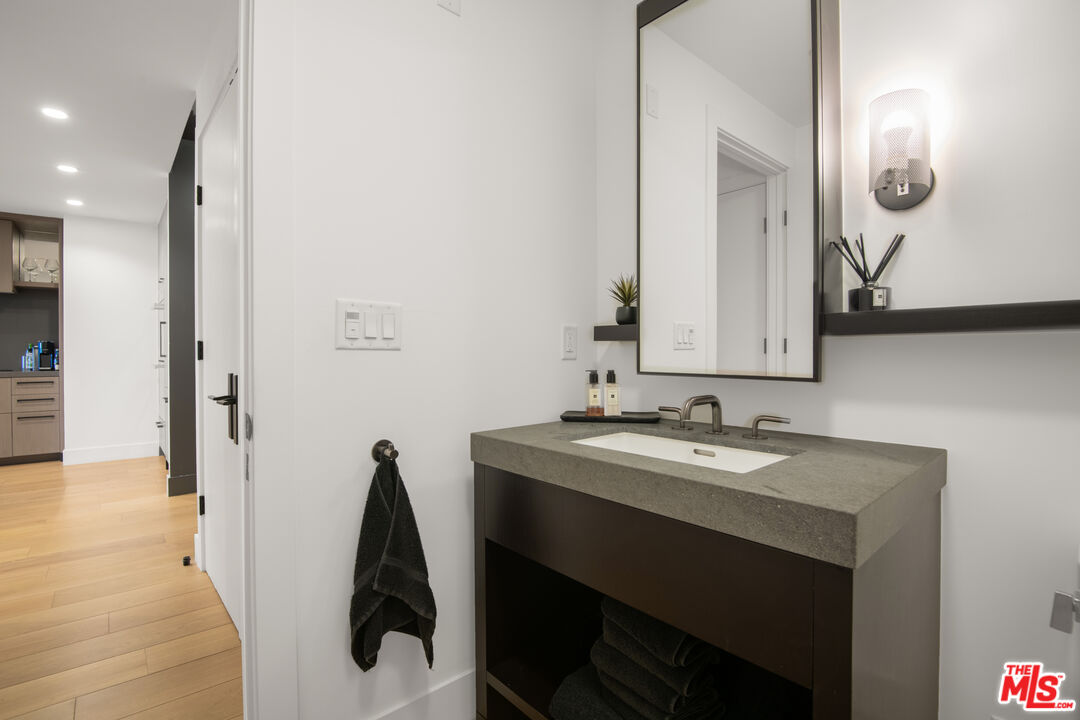 10777 Wilshire Blvd Unit: 504