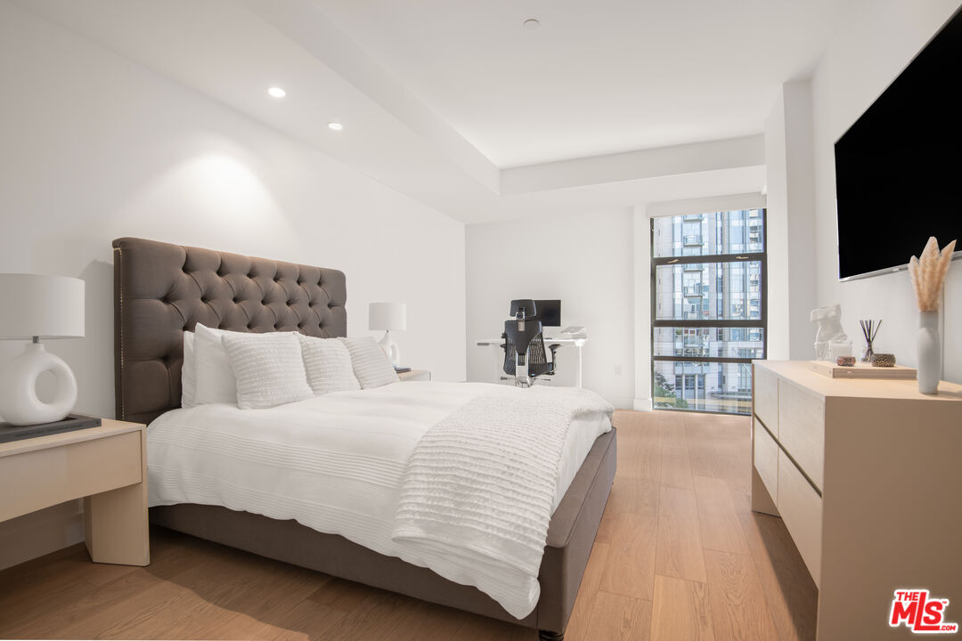 10777 Wilshire Blvd Unit: 504