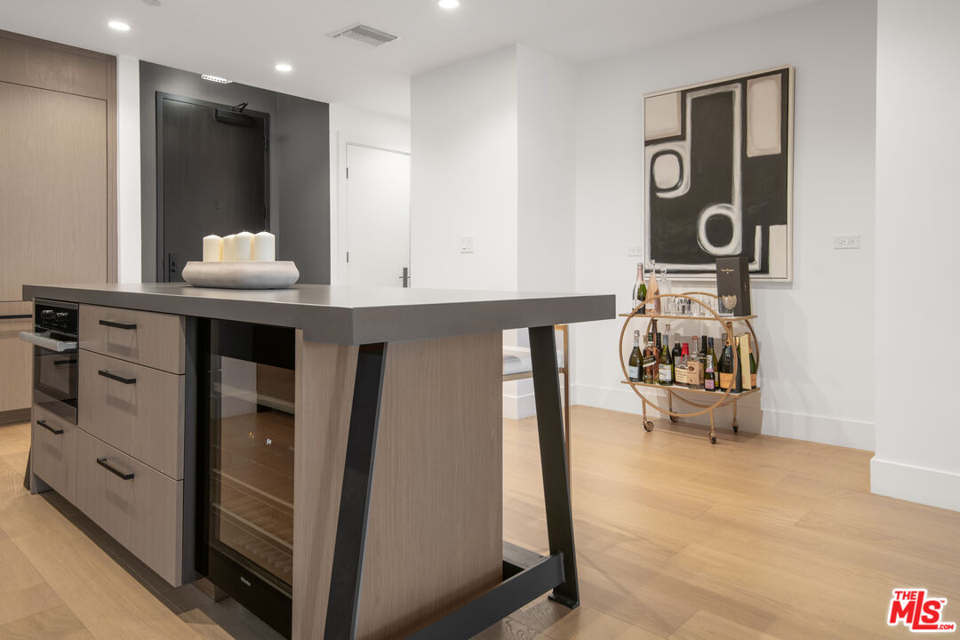 10777 Wilshire Blvd Unit: 504