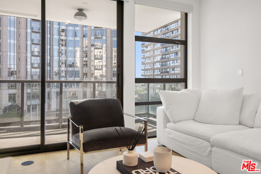 10777 Wilshire Blvd Unit: 504