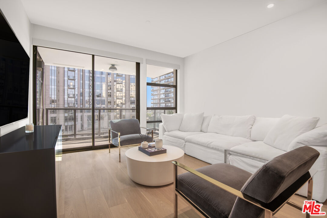 10777 Wilshire Blvd Unit: 504