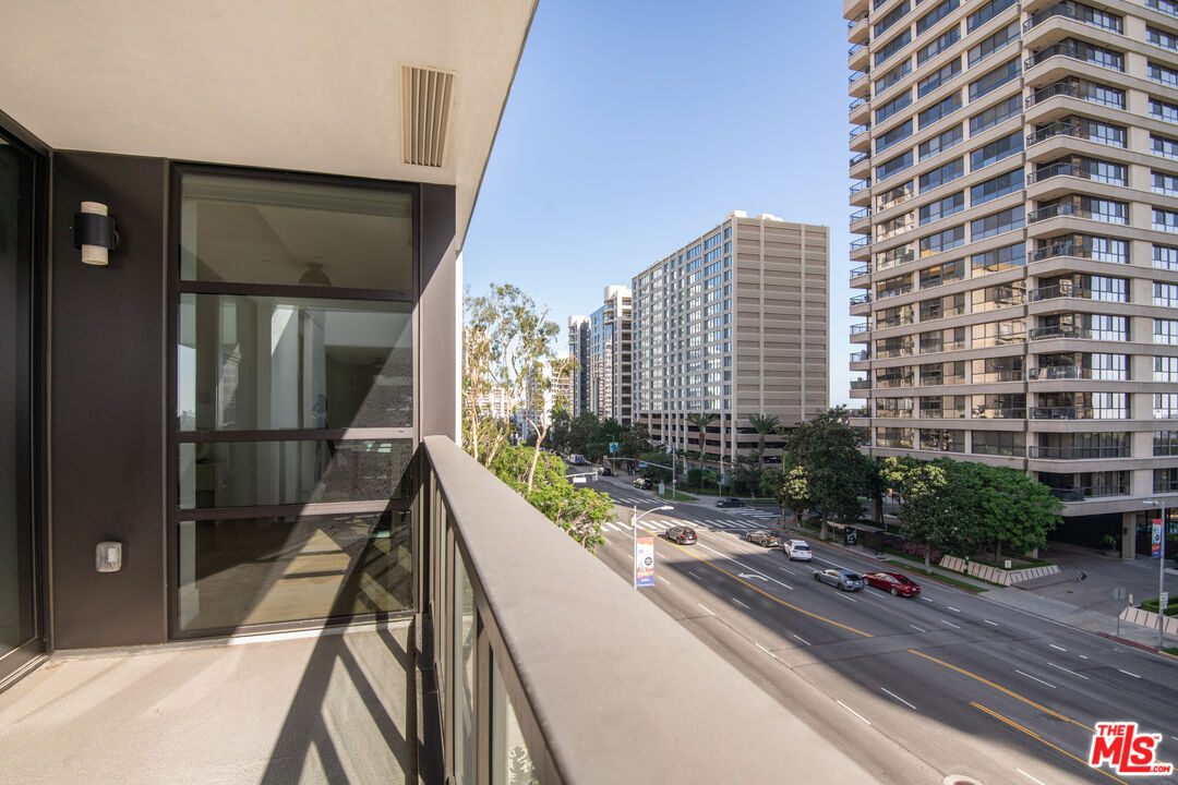 10777 Wilshire Blvd Unit: 504