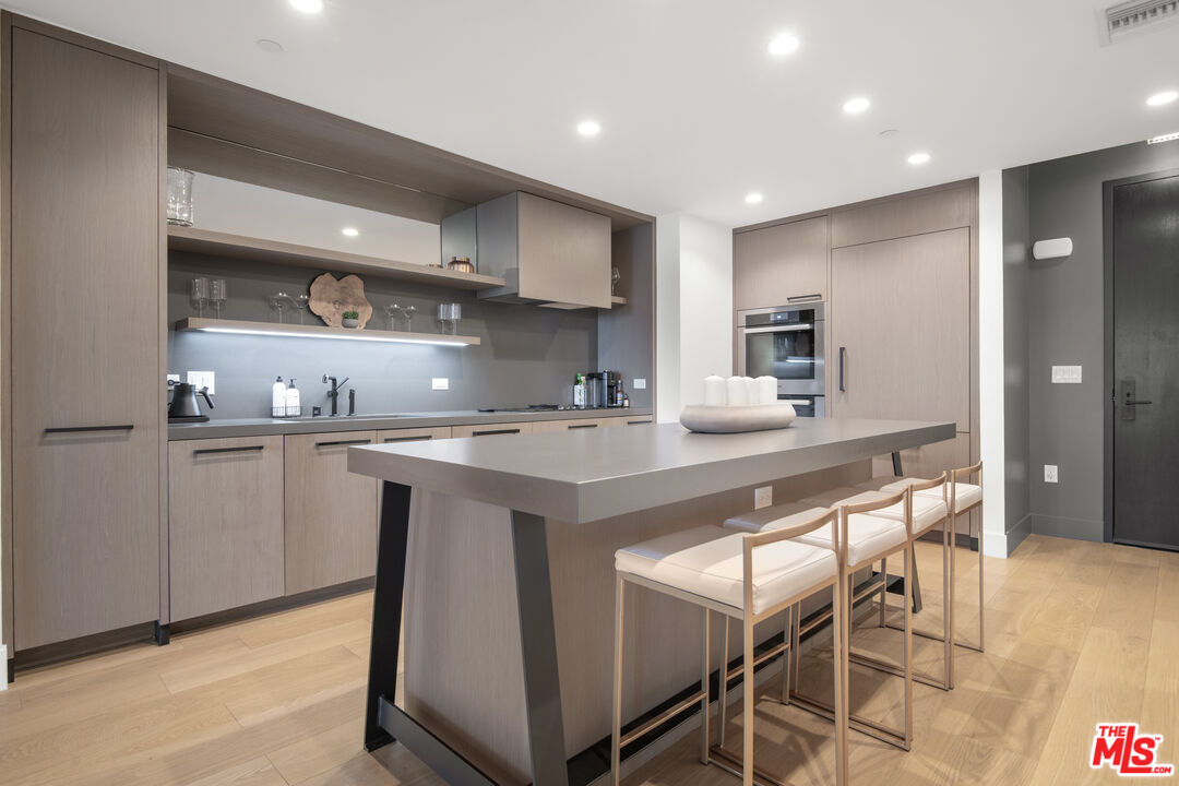 10777 Wilshire Blvd Unit: 504