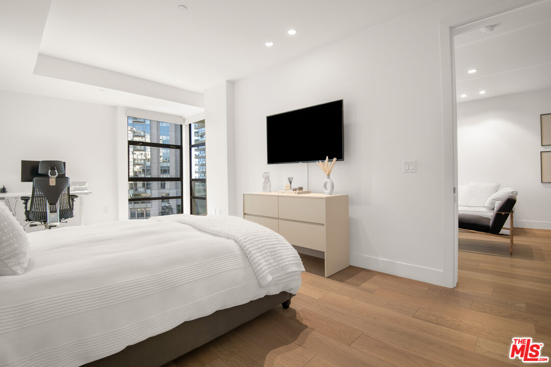 10777 Wilshire Blvd Unit: 504