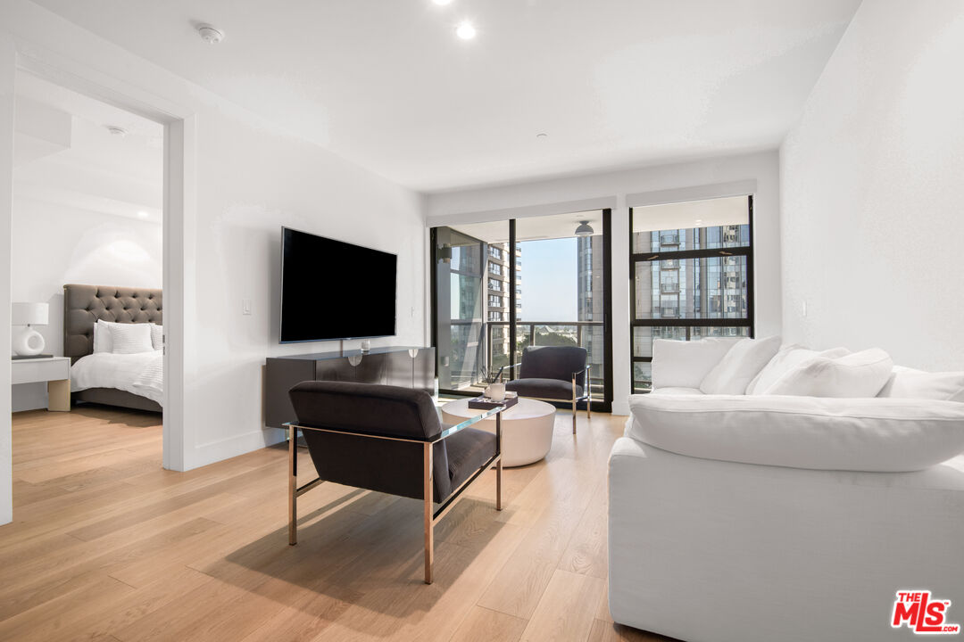 10777 Wilshire Blvd Unit: 504