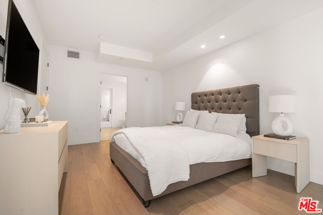 10777 Wilshire Blvd Unit: 504