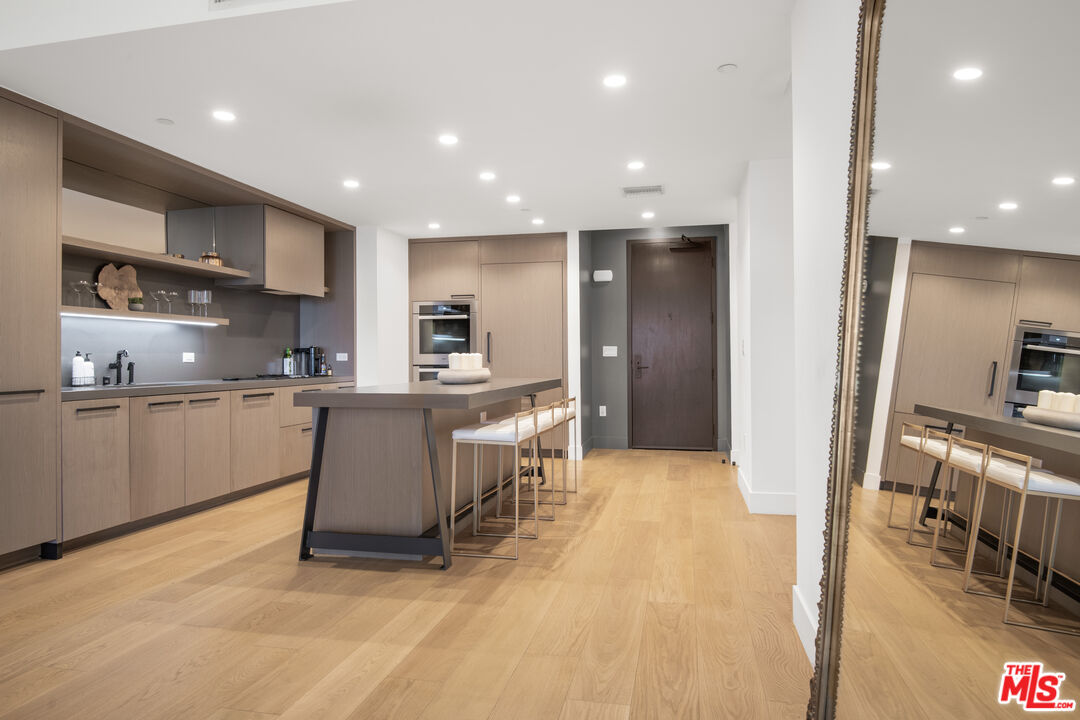 10777 Wilshire Blvd Unit: 504