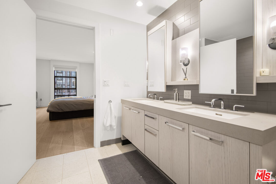 10777 Wilshire Blvd Unit: 504