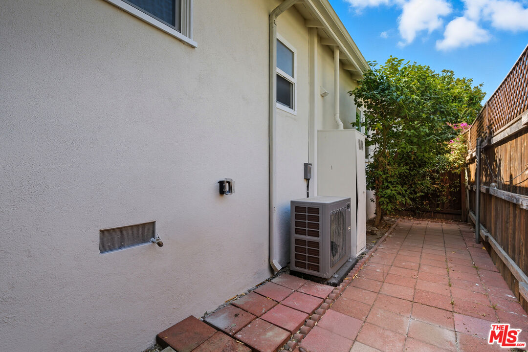 1450 Franklin St Unit: B