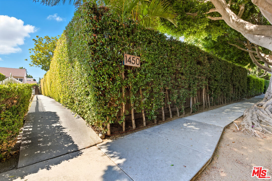 1450 Franklin St Unit: B