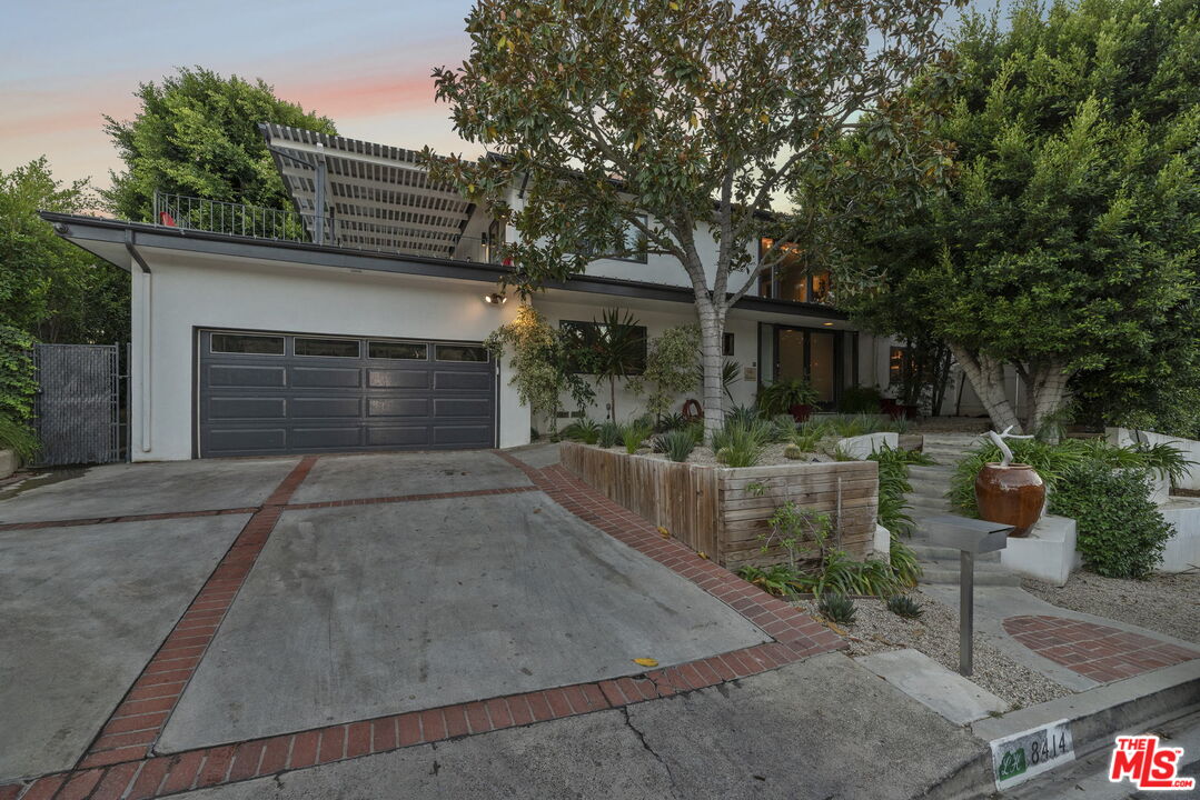 8414 Edwin Dr