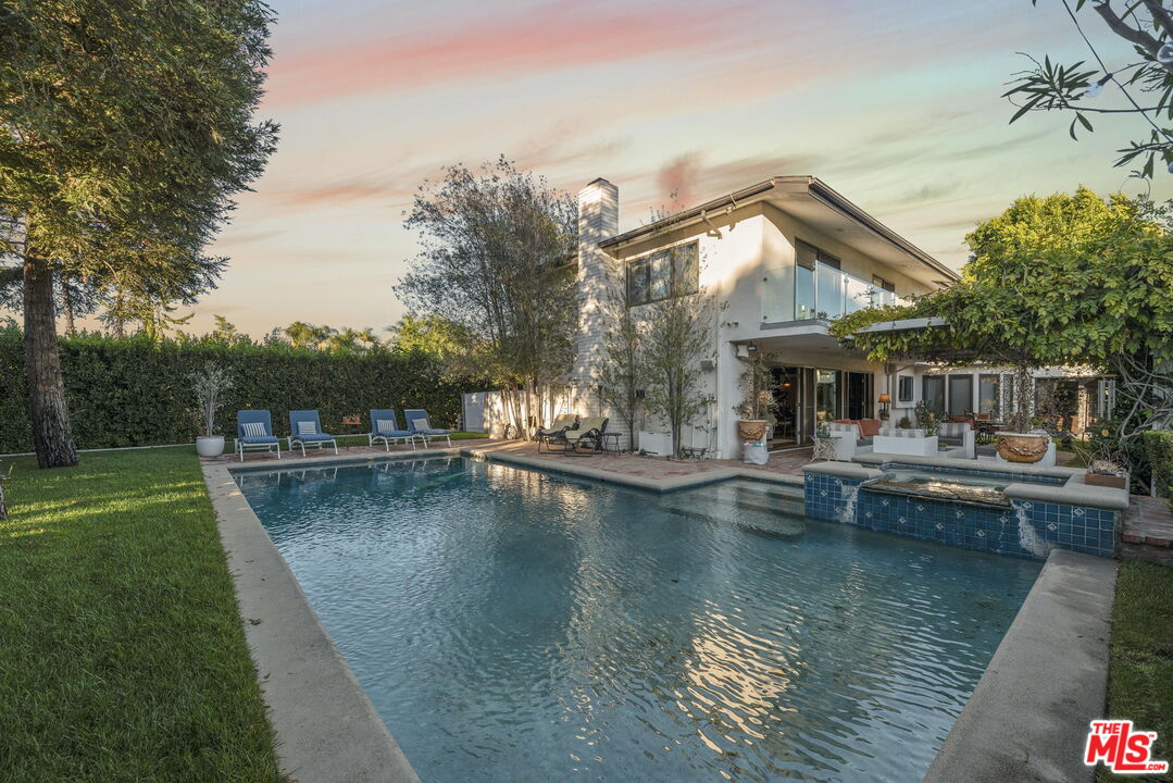 8414 Edwin Dr