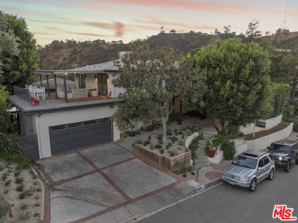 8414 Edwin Dr