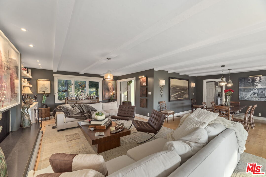 8414 Edwin Dr